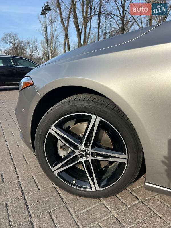 Седан Mercedes-Benz A-Class 2019 в Киеве