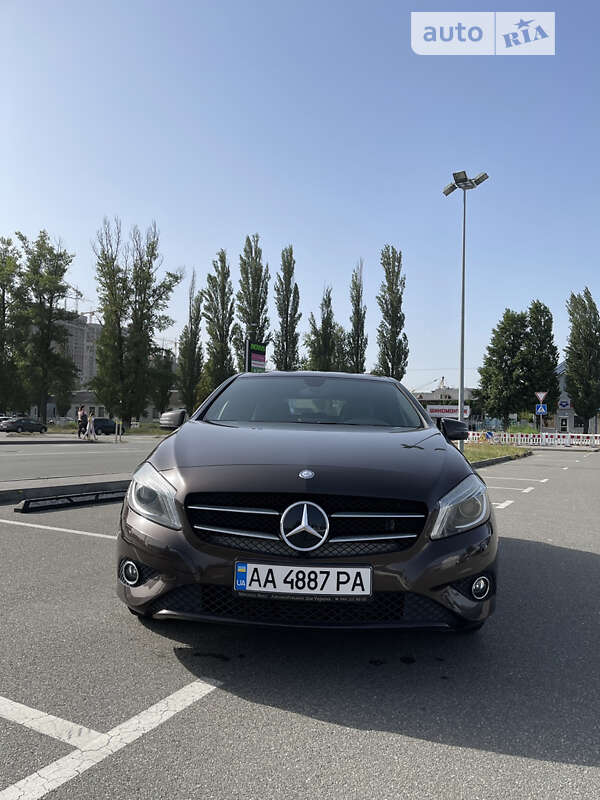 Хэтчбек Mercedes-Benz A-Class 2015 в Киеве