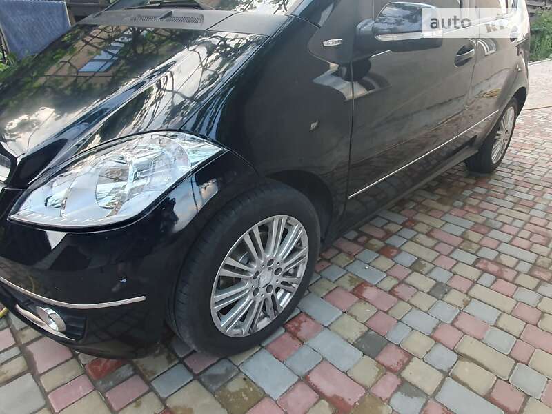 Хэтчбек Mercedes-Benz A-Class 2011 в Киеве фото 3 Хэтчбек Mercedes-Benz A-Class 2011 в Киеве