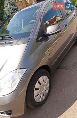 Хэтчбек Mercedes-Benz A-Class 2010 в 