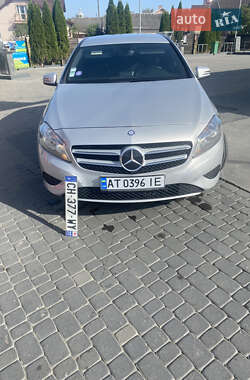 Хэтчбек Mercedes-Benz A-Class 2012 в 