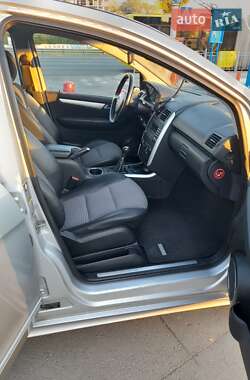 Хэтчбек Mercedes-Benz A-Class 2005 в 