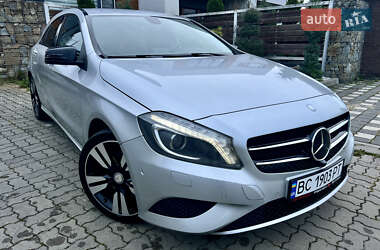 Хетчбек Mercedes-Benz A-Class 2015 в 