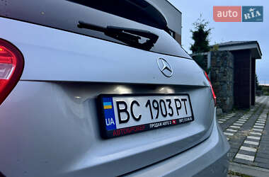 Хетчбек Mercedes-Benz A-Class 2015 в 