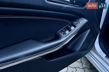 Хетчбек Mercedes-Benz A-Class 2015 в 