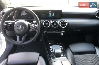 Хэтчбек Mercedes-Benz A-Class 2018 в 