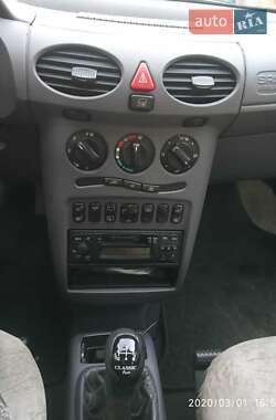 Хэтчбек Mercedes-Benz A-Class 2000 в 