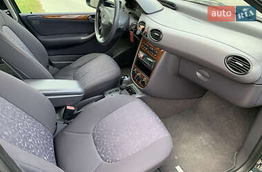 Хэтчбек Mercedes-Benz A-Class 2003 в 