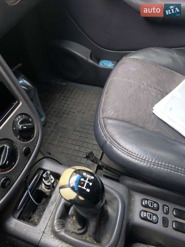 Хэтчбек Mercedes-Benz A-Class 2001 в Киеве фото 4 Хэтчбек Mercedes-Benz A-Class 2001 в Киеве