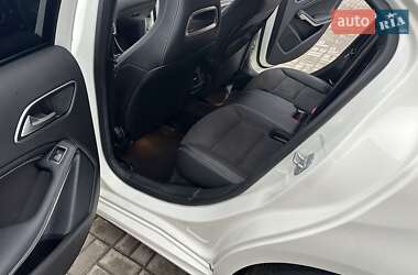 Хэтчбек Mercedes-Benz A-Class 2017 в 