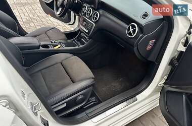 Хэтчбек Mercedes-Benz A-Class 2017 в 