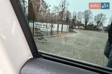 Хэтчбек Mercedes-Benz A-Class 2017 в 