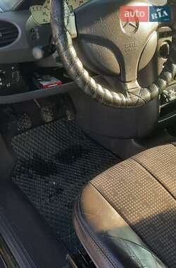 Хэтчбек Mercedes-Benz A-Class 2000 в 