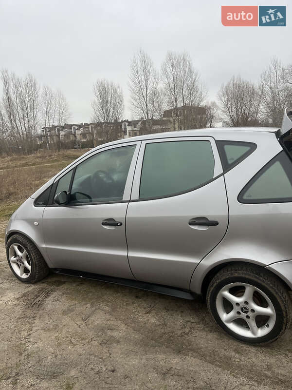 Хэтчбек Mercedes-Benz A-Class 2001 в 