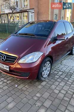 Хэтчбек Mercedes-Benz A-Class 2010 в 