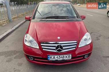 Хэтчбек Mercedes-Benz A-Class 2011 в 