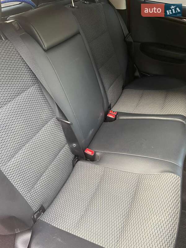 Хэтчбек Mercedes-Benz A-Class 2011 в Киеве фото 16 Хэтчбек Mercedes-Benz A-Class 2011 в Киеве