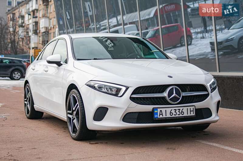 Седан Mercedes-Benz A-Class 2019 в Києві