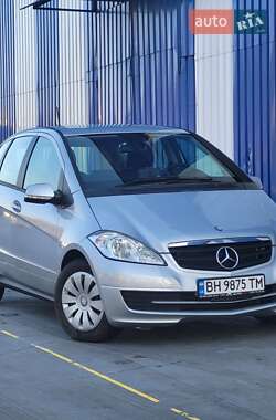 Хетчбек Mercedes-Benz A-Class 2010 в 