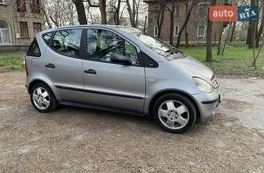 Хэтчбек Mercedes-Benz A-Class 2000 в 
