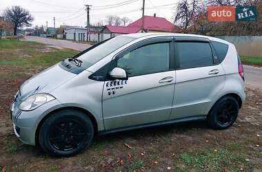 Хетчбек Mercedes-Benz A-Class 2009 в 