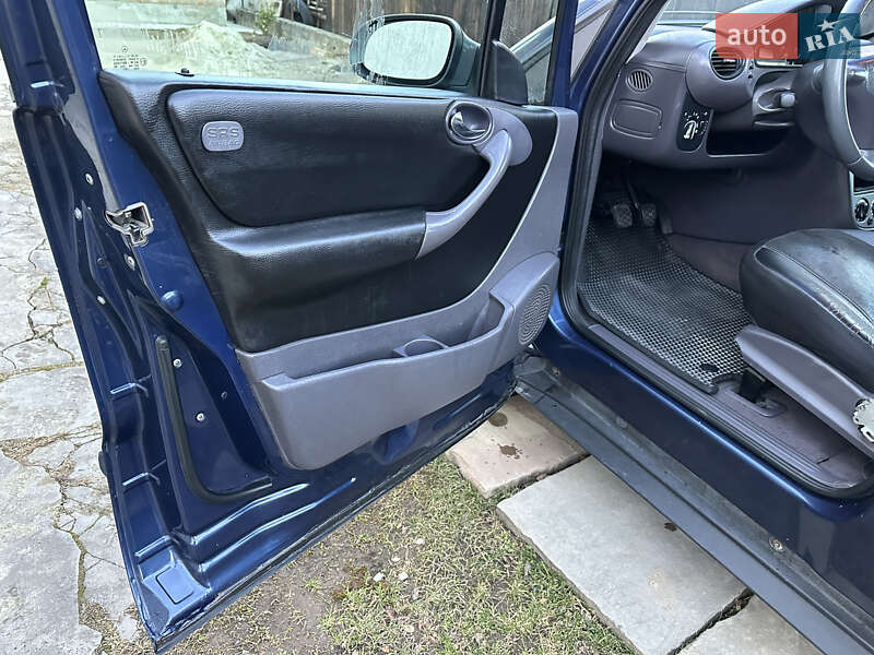 Хэтчбек Mercedes-Benz A-Class 2003 в Стрые фото 26 Хэтчбек Mercedes-Benz A-Class 2003 в Стрые