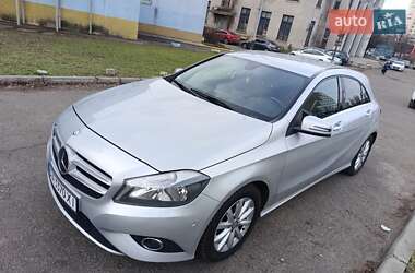 Хетчбек Mercedes-Benz A-Class 2014 в 