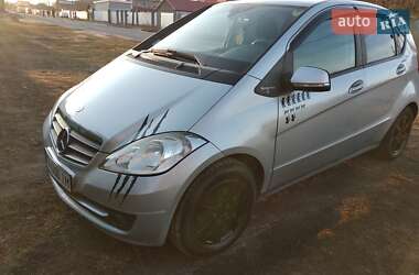 Хетчбек Mercedes-Benz A-Class 2009 в 