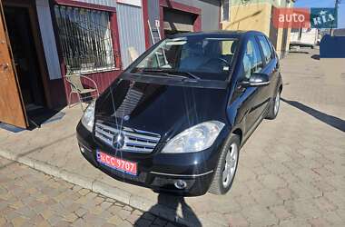 Хэтчбек Mercedes-Benz A-Class 2009 в 