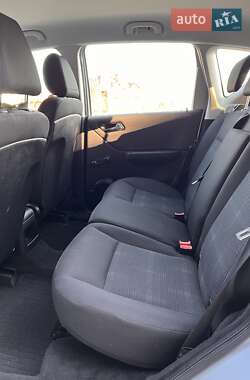 Хэтчбек Mercedes-Benz A-Class 2009 в 