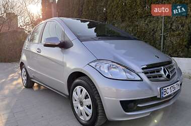 Хэтчбек Mercedes-Benz A-Class 2009 в 