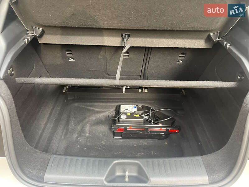 Хэтчбек Mercedes-Benz A-Class 2014 в Киеве