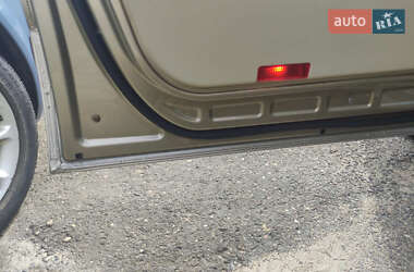 Хэтчбек Mercedes-Benz A-Class 2004 в 