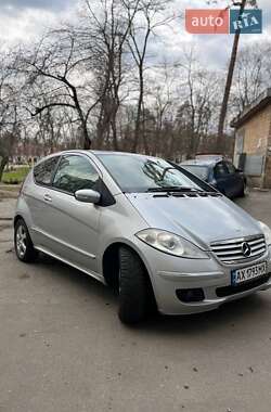 Хэтчбек Mercedes-Benz A-Class 2005 в 
