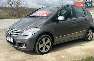 Хэтчбек Mercedes-Benz A-Class 2010 в 