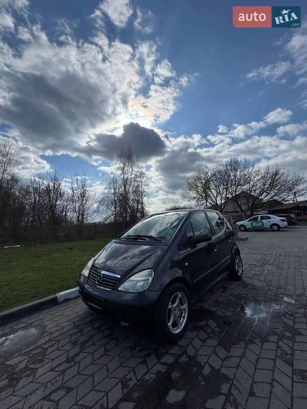 Хетчбек Mercedes-Benz A-Class 2001 в 