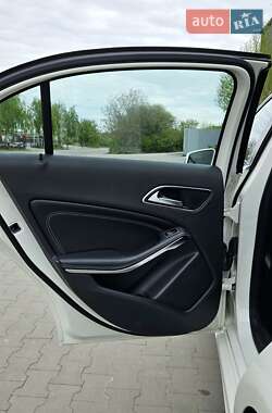 Хэтчбек Mercedes-Benz A-Class 2013 в 