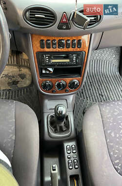 Хэтчбек Mercedes-Benz A-Class 2002 в 