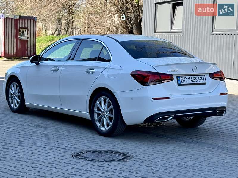Седан Mercedes-Benz A-Class 2019 в Запорожье