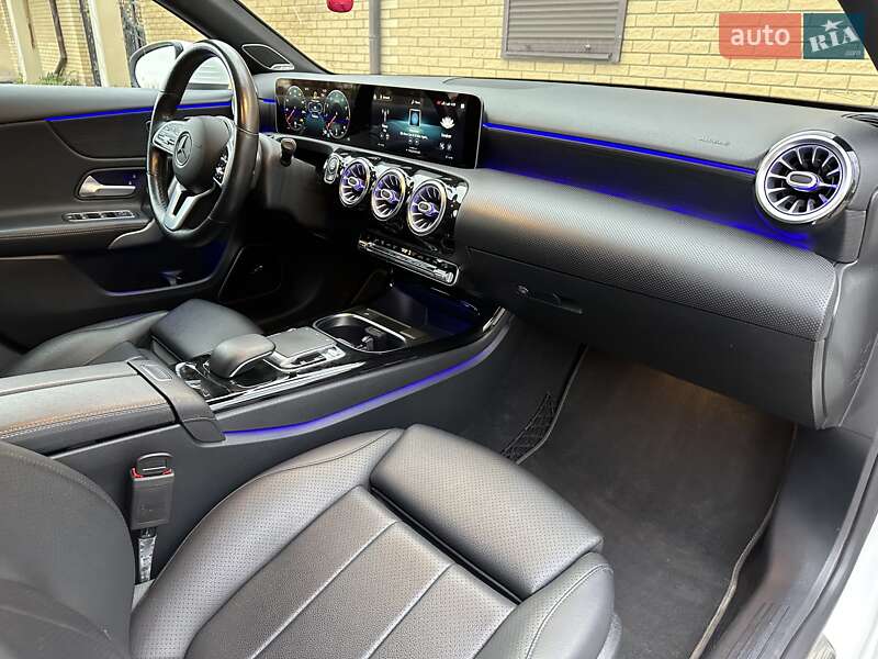 Седан Mercedes-Benz A-Class 2019 в Запорожье