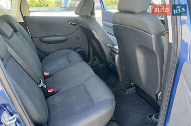 Хэтчбек Mercedes-Benz A-Class 2012 в 