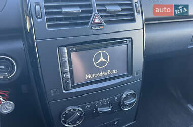 Хэтчбек Mercedes-Benz A-Class 2012 в 