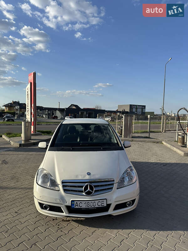 Mercedes-Benz A-Class 2011