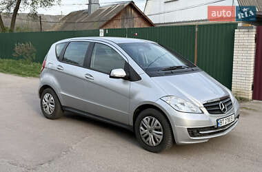 Хэтчбек Mercedes-Benz A-Class 2011 в 