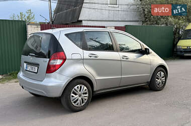 Хэтчбек Mercedes-Benz A-Class 2011 в 