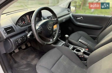 Хэтчбек Mercedes-Benz A-Class 2011 в 