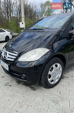 Хетчбек Mercedes-Benz A-Class 2011 в 