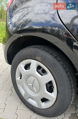 Хетчбек Mercedes-Benz A-Class 2011 в 