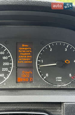 Хетчбек Mercedes-Benz A-Class 2011 в 