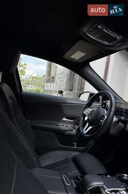 Хэтчбек Mercedes-Benz A-Class 2018 в 